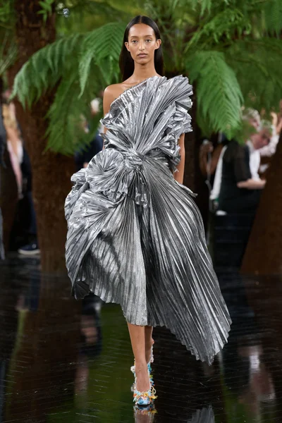 Look 8